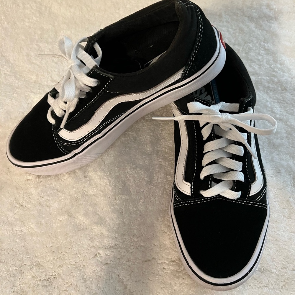 Vans - Picture 3 of 7